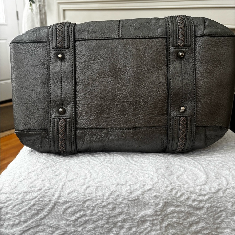 Eileen West Bag Elegant Silver Leather Tote Bag - Picture 6 of 14